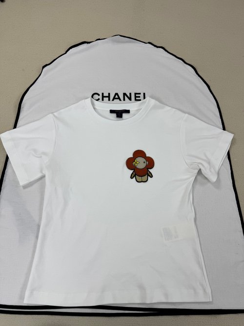 Louis Vuitton Detailed Photos of Knitted Short Sleeves