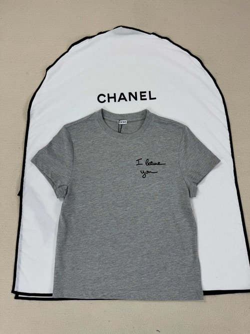 Loewe Precise Details of Short-sleeved Tops