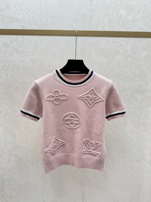 Louis Vuitton Knit Short-Sleeve with Color-Blocking Letters on Round Neck in Pink and Red