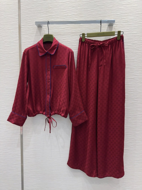 Gucci Timeless Jacquard Suit with Exquisite Craftsmanship