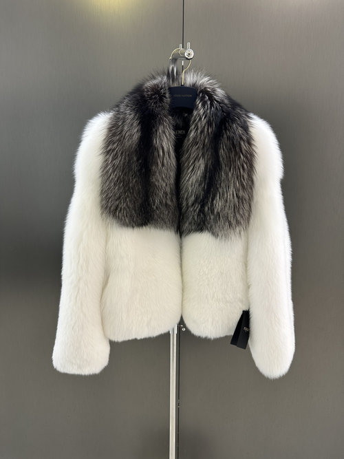 Fendi High-Quality Whole-Skin Fox Fur Coat with Satin Lining