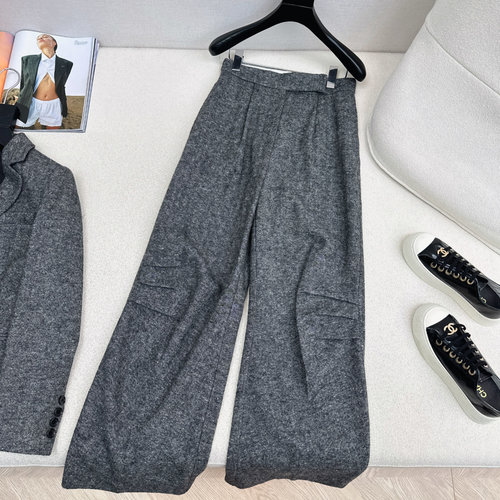 Max Mara Exclusive Minimalist Gray Suit, Italian Luxury Style