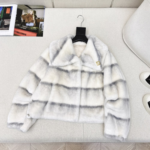 Fendi Eco-Friendly Fur Feather Coat, Versatile and Stylish