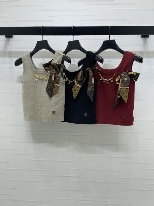 Louis Vuitton Sophisticated Knitted Vest with Vintage Flower and Star Chain