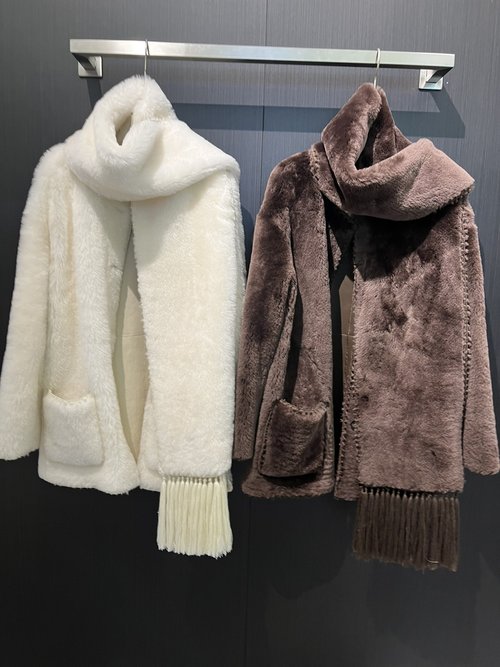 Toteme Versatile Sheepskin and Fur Scarf with Soft Texture