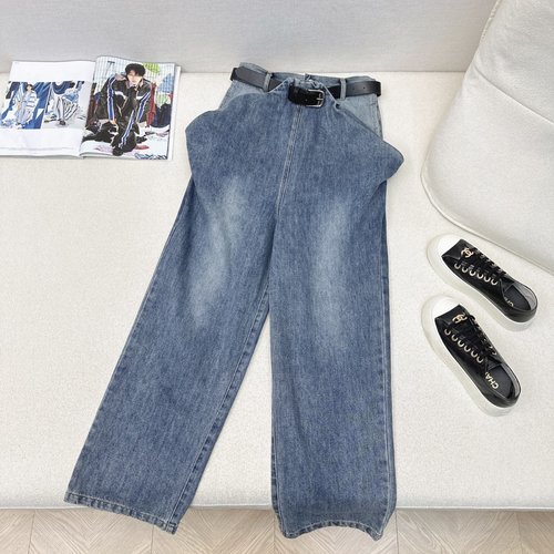 Loewe Trendy Belted Jeans with Custom Metal Buckle