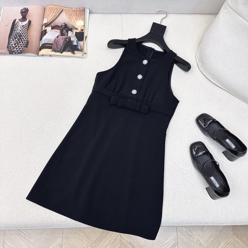 Prada Korean Star Style Diamond Button Sleeveless Dress