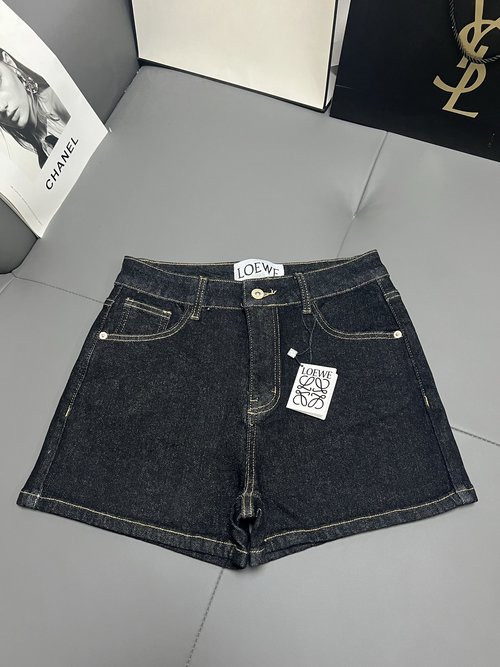 Loewe Versatile and Slimming Denim Shorts with Pocket Print Logo