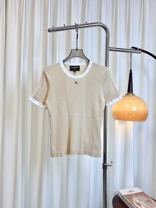 Chanel Custom Woven Tencel Short Sleeve Top with Hardware Logo, Suitable for a Mature Look