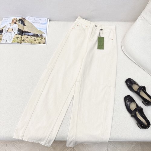 Gucci Timeless Wide-Leg Straight Jeans for Various Outfits