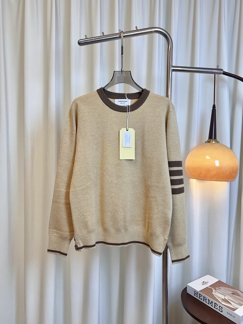 Thom Browne Custom-woven Wool Round-neck Top with Four-side Button Contrast Design, Refreshing and Distinctive