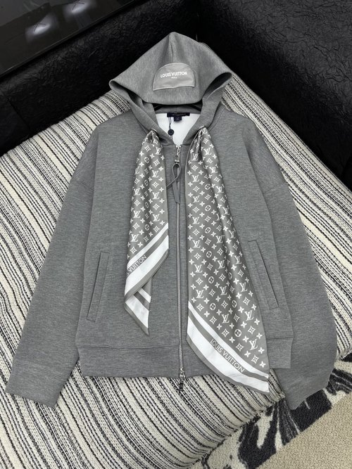 Louis Vuitton Classic Scarf - Decorated Hooded Coat, Loose Style, Ideal for Mix - and - Match