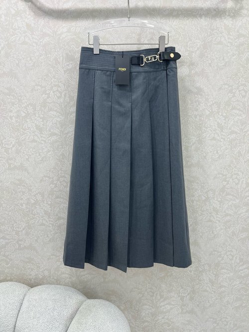 Fendi Heritage Style Pleated Skirt with Double F Hardware and Elegant Silhouette