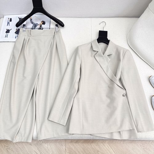 Loewe Asymmetrical Diagonal-Buttoned Wide-Leg Suit for Professional Commuting