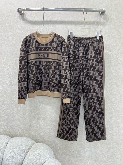Fendi Round Neck Sportswear Set with Dual F-Logo Print and Color Contrast