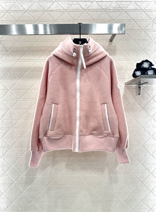 Canada Goose Teddy Fleece Hooded High-Collar Jacket with Stylish Design