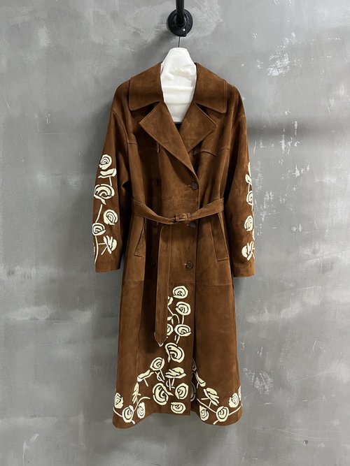 Roger Viver Classic Lace Coat with Heavy-Weight Embroidery and Versatile Fit