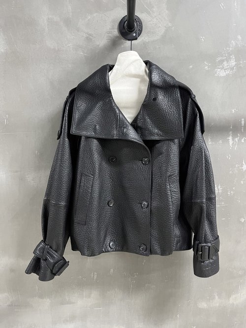 Dior Exquisite Leather Jacket Featuring Retro Charm, Turkish Goat Leather Craftsmanship