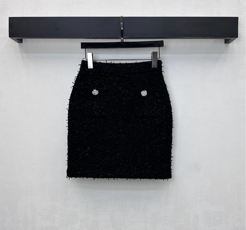 Self-Portrai Beaded Knit Midi Skirt with Decorative Pockets for an Elegant Look