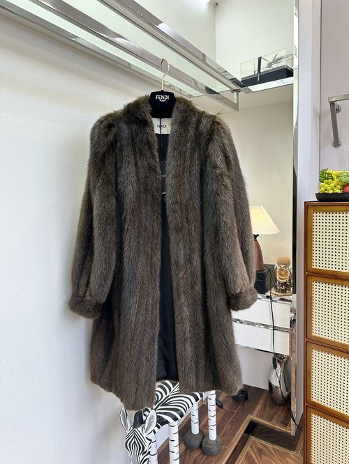 Fendi Luxurious Gradient Color Simple Design Mink Coat