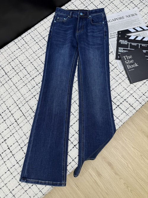 Louis Vuitton Classic Pattern Towel-Embroidered Denim Pants, Versatile and Flattering Silhouette