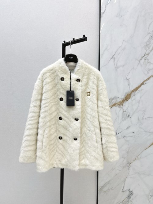 Fendi Faux Fur Fox Fur Coat, Warm and Good-looking