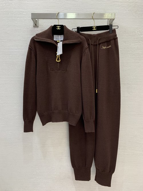 Schiaparelli Stylish Knit Set with Gold Pendant and Logo