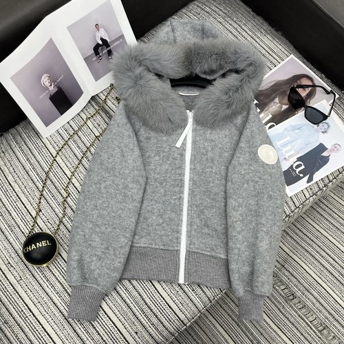 Canada Goose Elegant Woolen Coat with Fox Fur Collar