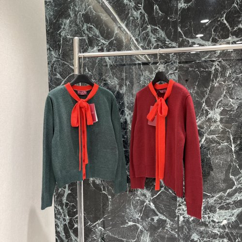 Gucci Romantic Red Bow Knit Cardigan for Any Occasion