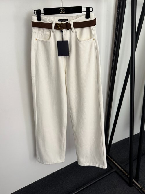 Louis Vuitton Back Pocket Warm Jeans with Logo Embroidery and Belt