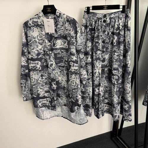 Dior New Cotton Suit with Animal Forest Pattern, Shirt and Skirt Ensemble