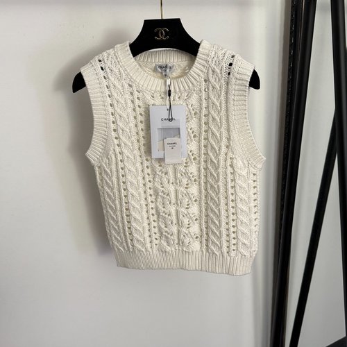 Chanel Tweed Hollowed-Out Wool Knit Vest in White, Red and Pink