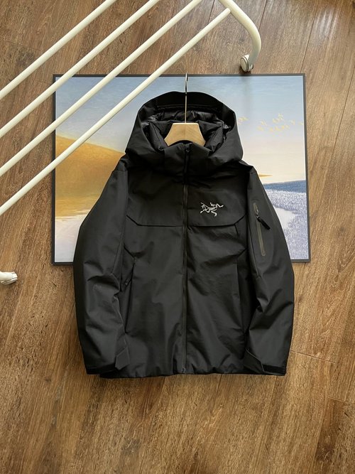 ArcTeryx Waterproof & Warm Hooded Down Jacket for Skiing