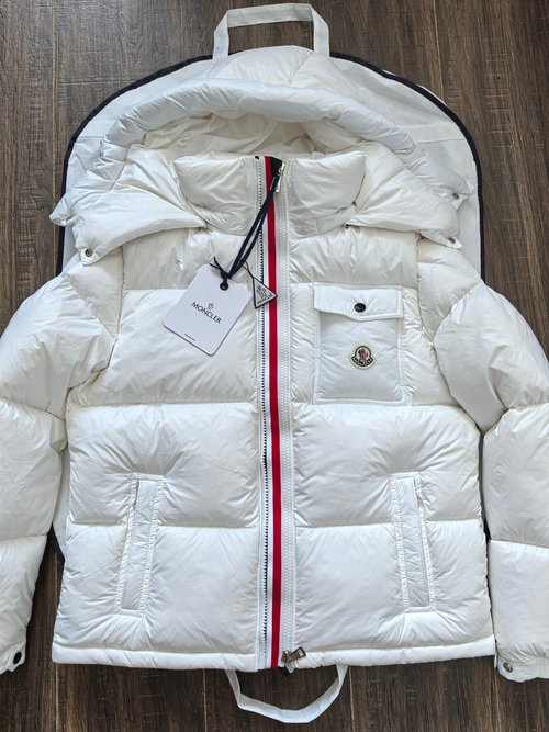 Moncler Fashionable Down Jacket with High - end Materials