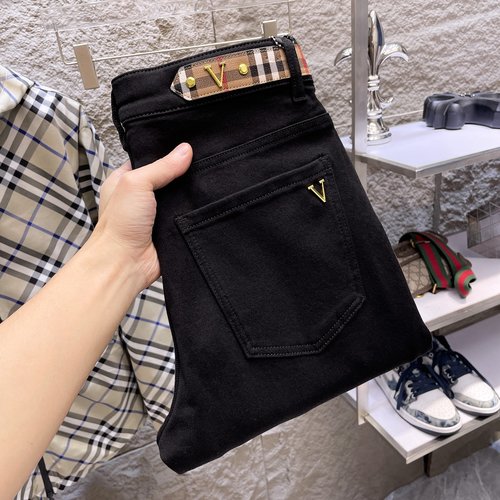 Burberry Exquisite Denim Jeans with Impeccable Finish