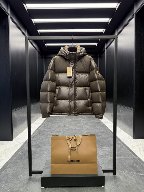 Burberry Ultra-Light Down Jacket with Logo Hood and Classic Check Lining (No Chinese, title optimized for clarity)