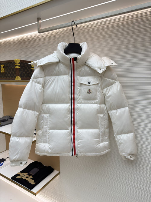 Moncler Premium Down Jacket with Top-notch Materials