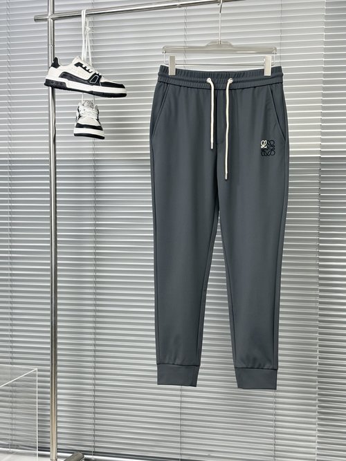 Loewe Fashionable Slim-Fit Pants for a Sophisticated Look