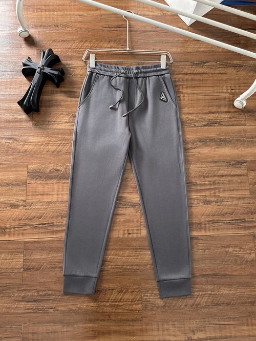 Prada Luxurious and Practical Casual Pants Made of Soft Fabric