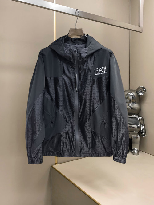 Armani Premium Jacket: Breathable Fabric, Excellent Fit