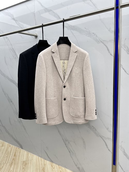 Loro Piana Comfortable and Stylish Wool Suit Jacket