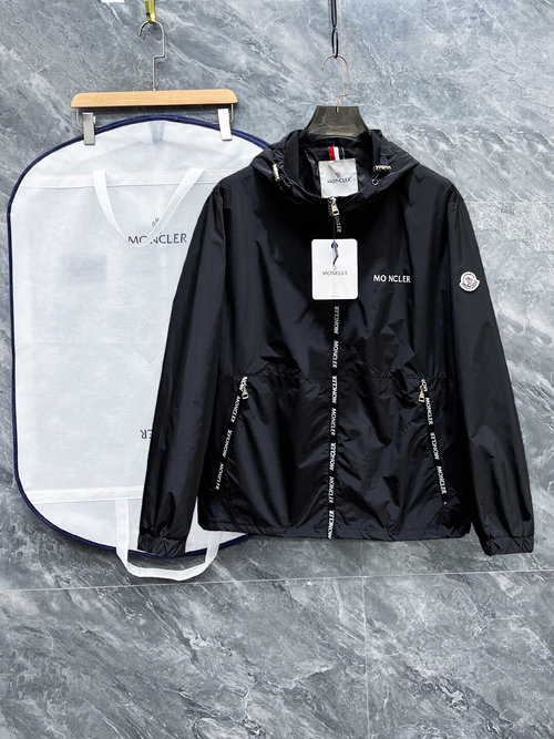 Moncler Double-sided Jacket with High Comfort and Good Fit