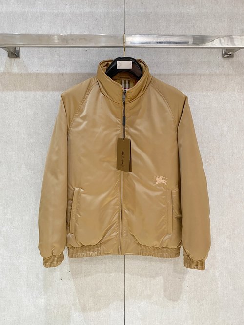 Manolo Blahnik Reversible Down Jacket with Wave Quilting and Classic Check Pattern