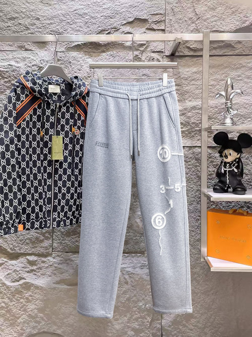 Maison Margiela Casual Pants Featuring Iconic Brand Logo