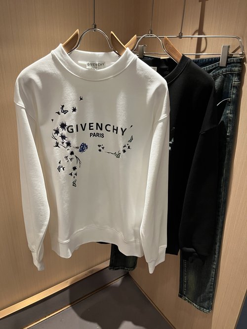 Gucci Fashionable Logo Printed Sweatshirt for All