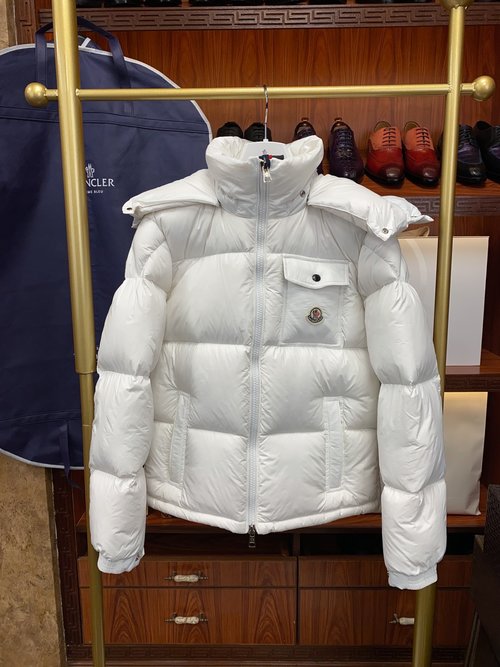 Moncler Premium Down Jacket with First-class Fabric and Fill