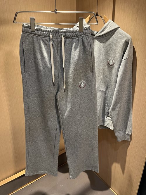 Moncler Customized Cotton Casual Suit with Unique Texture