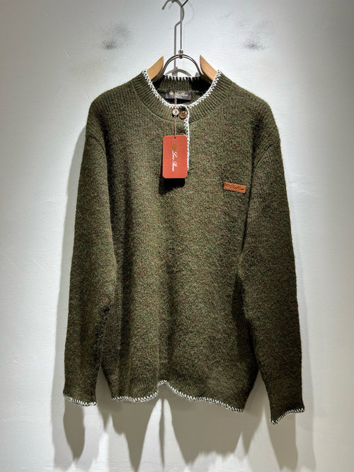 Loro Piana Comfortable Knitted Wool Sweater with Logo Badge