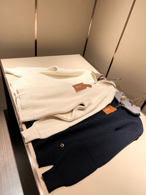 Loro Piana Comfortable Knitted Wool Sweater with Logo