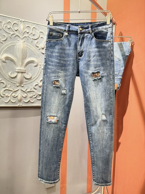 Burberry Authentic Designer Jeans with Logo and After-Year Return